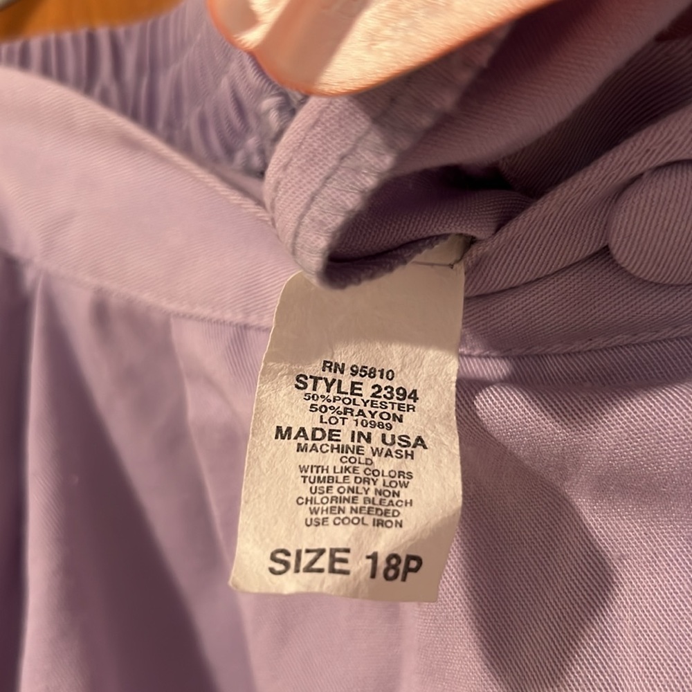 Swann- Lynda Smith Swann- lavender skirt with buttons- Size 18P - Picture 3 of 4